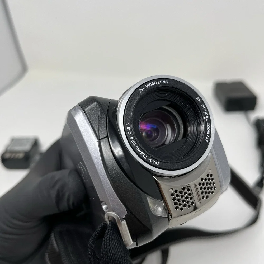 JVC Everio GZ-MG21U 20GB HDD Digital Camcorder Silver 32x Zoom W/ Remote